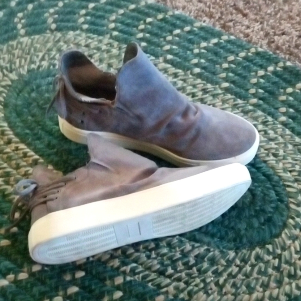 Woman's shoe